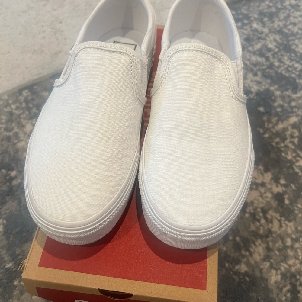 Vans Asher Women’s Size 6